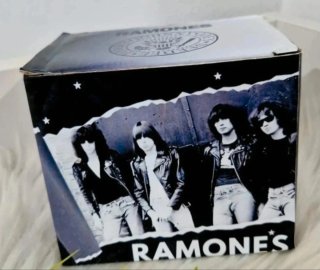Caneca Ramones