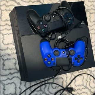 PlayStation 4 (PS4) con 2 mandos