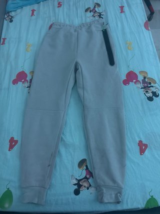 Abito sportivo Nike grigio e nero