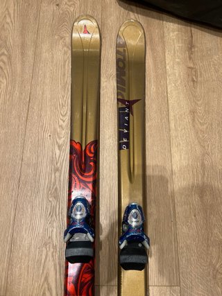 Atomic Deviant Freestyle Skis