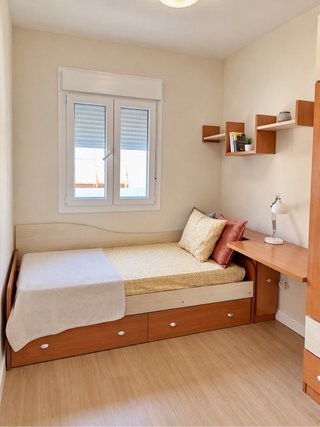 Dormitorio juvenil-cama-armario-escritorio-colchon