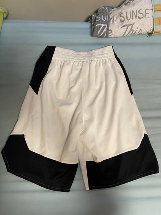 Pantalones cortos Adidas blancos y negros