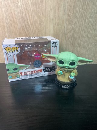 Funko Pop Grogu con Galleta + Camiseta M