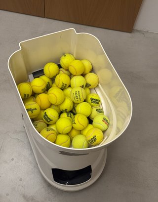 Lanzapelotas tenis VEVOR (+40 pelotas)