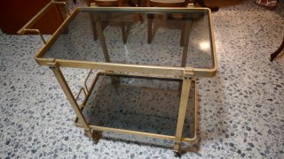 Camarera Metálica Dorada con Cristal