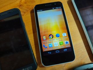 Lote de 11 teléfonos móviles funcionado