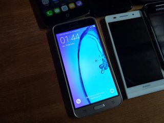 Lote de 11 teléfonos móviles funcionado