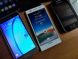 Lote de 11 teléfonos móviles funcionado