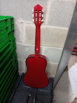 Guitarra Acústica con Clavijero Rojo