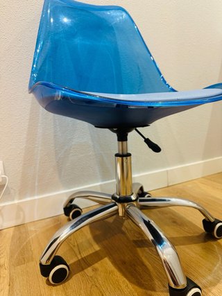 Silla de escritorio azul transparente