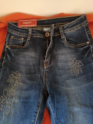 Jeans Skinny con Decorazioni a Strass