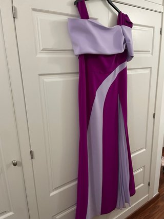 Vestido Carla Ruiz rosa y morado