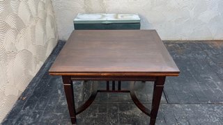 Mesa de Nogal Gallego Centenaria