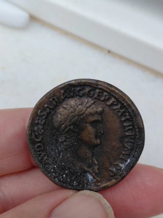 Moneda romana y moneda ibera de reproduccion
