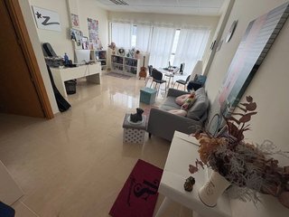 Estudio-local en alquiler en Donostia. Con garaje.