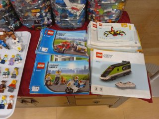 Gran Lote de Piezas LEGO y Minifiguras