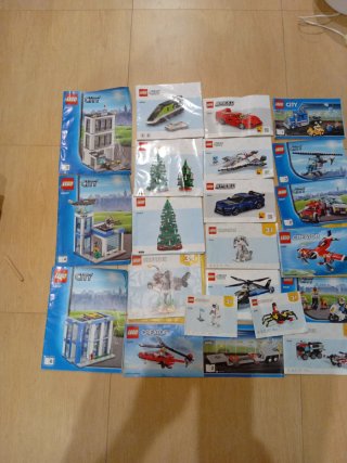 Gran Lote de Piezas LEGO y Minifiguras