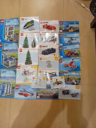 Gran Lote de Piezas LEGO y Minifiguras