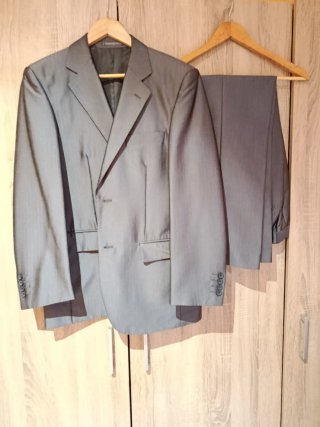 Traje de caballero gris