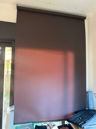 2 Estores Enrollables Marrones oscuro. Ancho 1m.