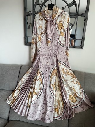 Vestido Estampado con Lazada al Cuello