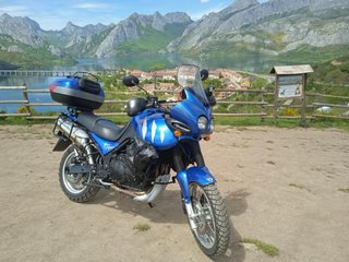 Triumph Tiger 900 Azul