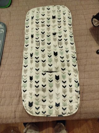 Colchoneta silla bebé estampado flechas