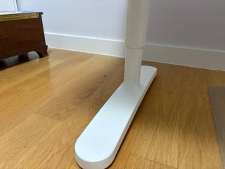Escritorio Ikea Bekant 140x60 Negro/Blanco
