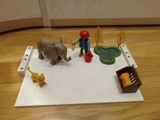 Playmobil Cuidador Elefante y León A