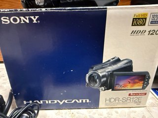 Cámara Sony Handycam HDR-SR12E + ACCESORIOS