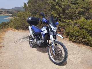 Yamaha xt 660r Moto Azul y Blanca