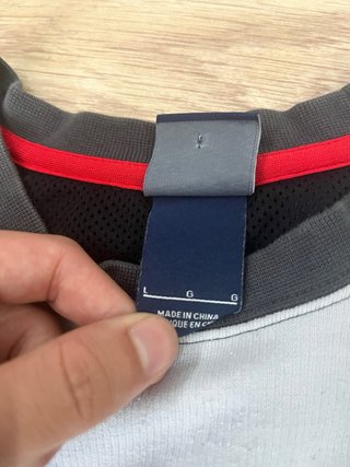 Sudadera Nike Y2K gris y negra