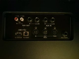 Yamaha Clavinova CVP-303.