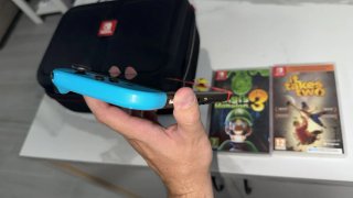 Nintendo Switch con Funda y 2 Juegos