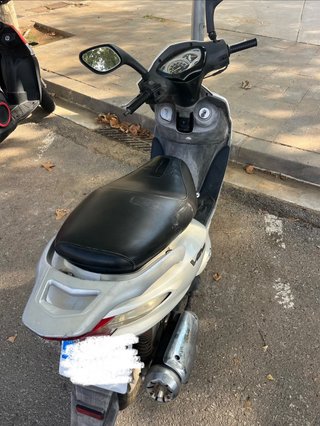 Moto SYM VS 125 Scooter Blanca