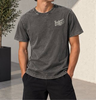 Camiseta Scalpers Gris en perfecto estado.