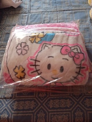 Manta de Terciopelo Hello Kitty