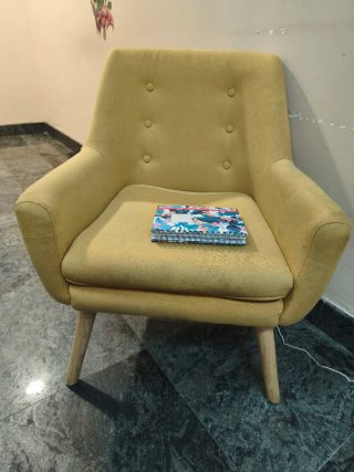 Sillón Amarillo de Tela