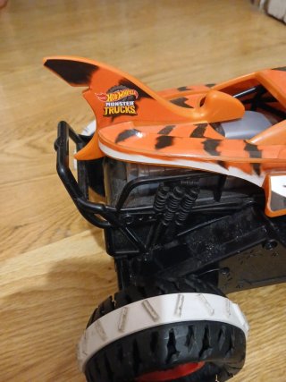 Coche teledirigido Hot Wheels Tiger Shark