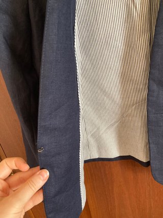 Blazer de lino azul (Mango)