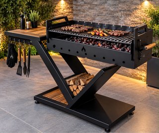 Barbacoa in metallo nero