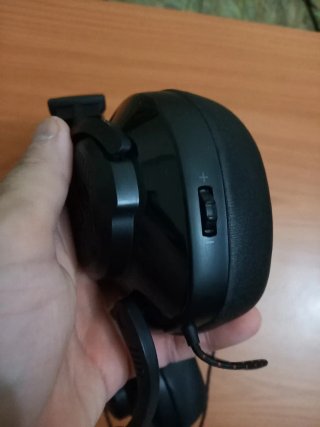 Auriculares JBL para gamers con micrófono.