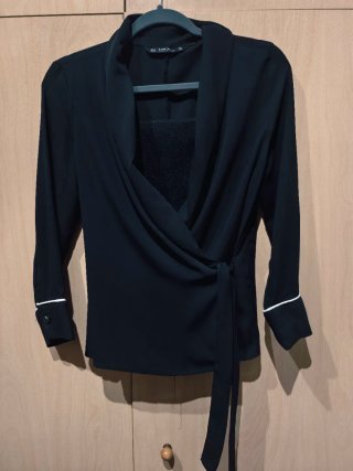 Camisa Zara cruzada negra Talla m