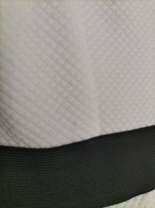 Vestido de rayas blanco y negro de tirantes