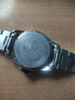 Reloj Festina Quartz 10 BAR, enganche roto