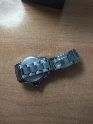 Reloj Festina Quartz 10 BAR, enganche roto