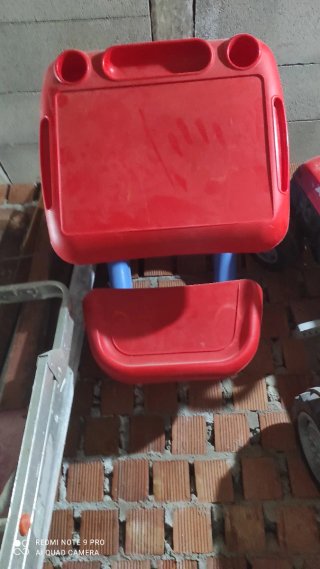 Mesa Infantil con Asiento Integrado