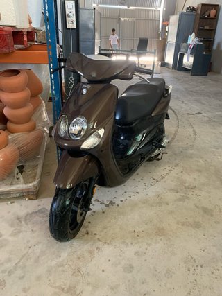 Yamaha Neox Marrón