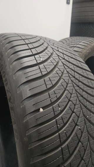 Goodyear 225/50/18 99W