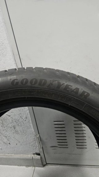 Goodyear 225/50/18 99W